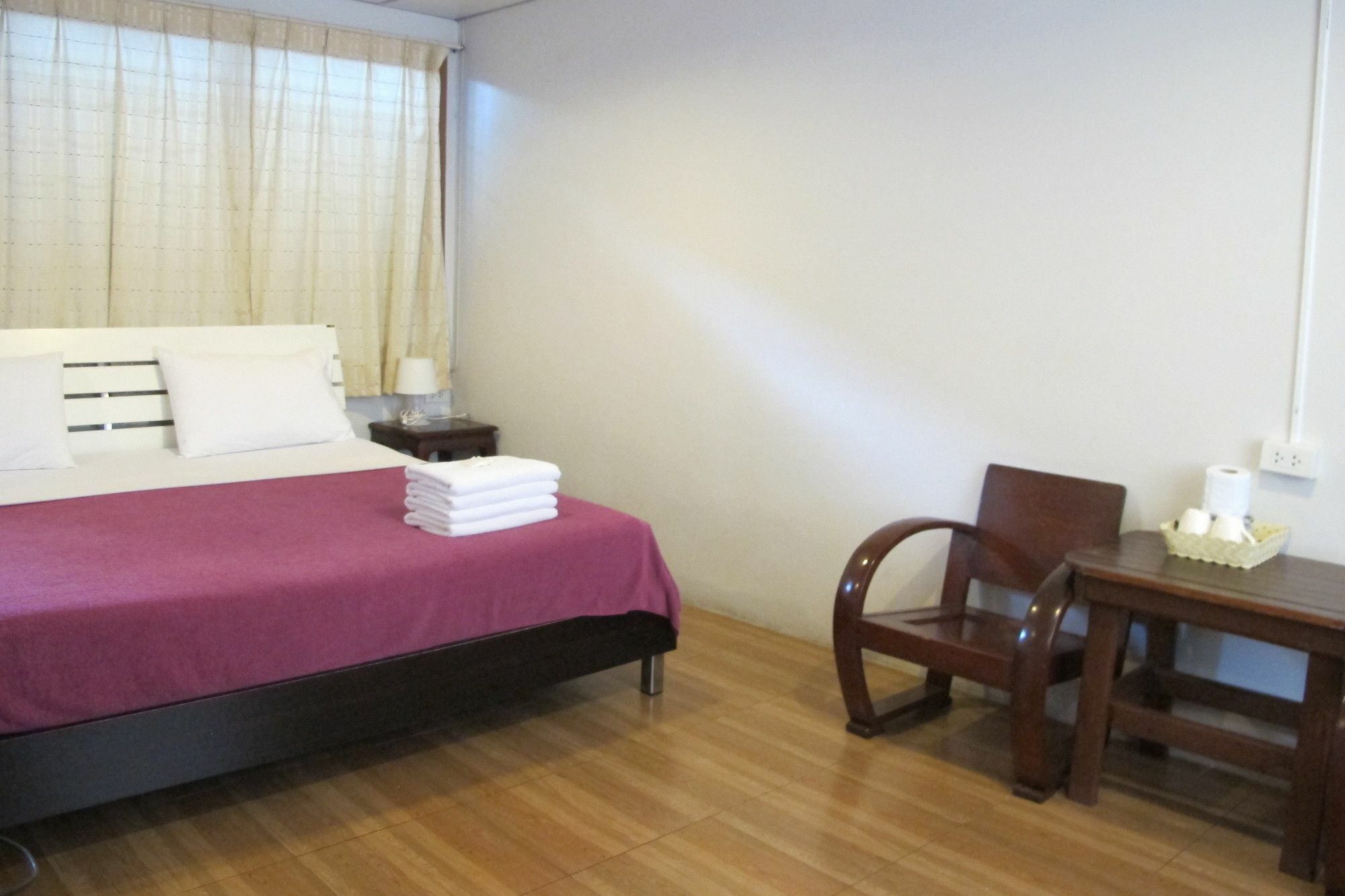 Samchai Hotel Si Racha Exteriér fotografie