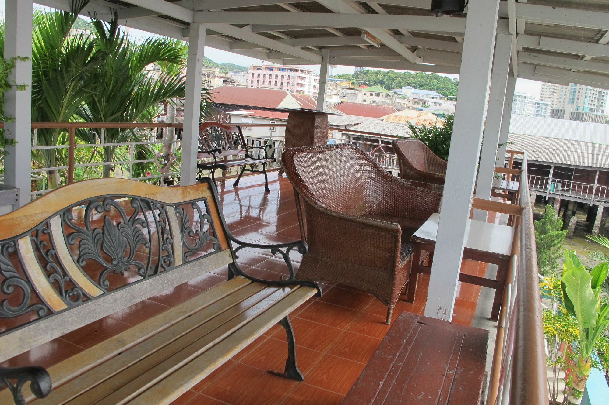 Samchai Hotel Si Racha Exteriér fotografie