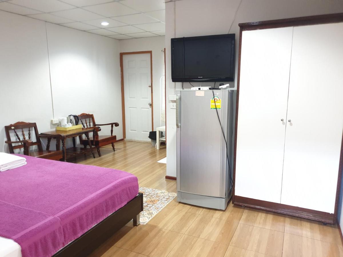 Samchai Hotel Si Racha Exteriér fotografie